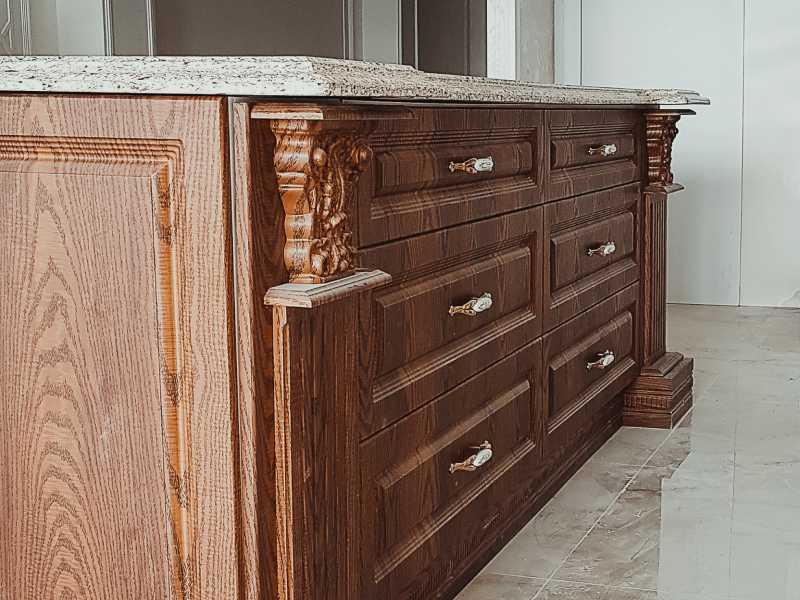 انواع مدل های سر ستون کابینت ممبران