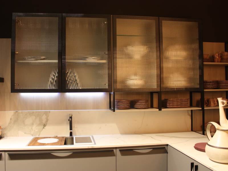 انواع کابینت های شیشه ای