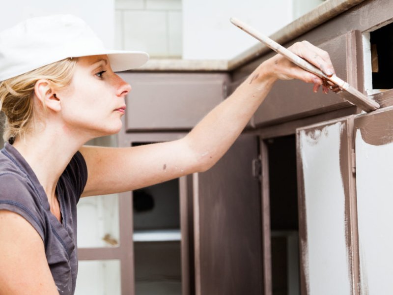 دلایل رنگ کردن کابینت ها