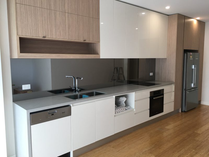 مزایای کابینت پلی گلاس