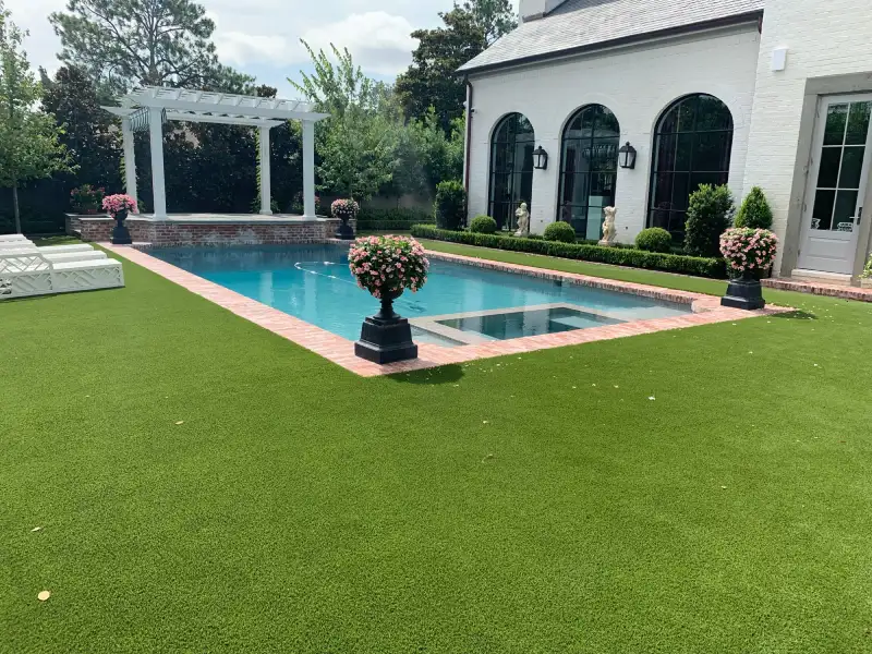جایگزین چمن مصنوعی با طبیعی برای محوطه سازی