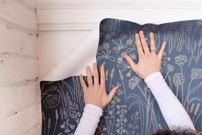 نصب کاغذ دیواری روی گچ