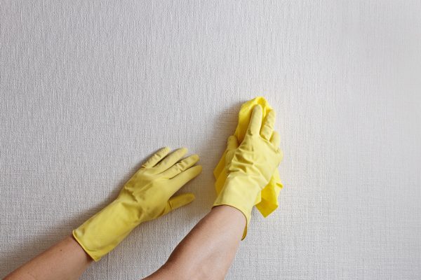 تمیز کردن کاغذ دیواری غیر قابل شستشو